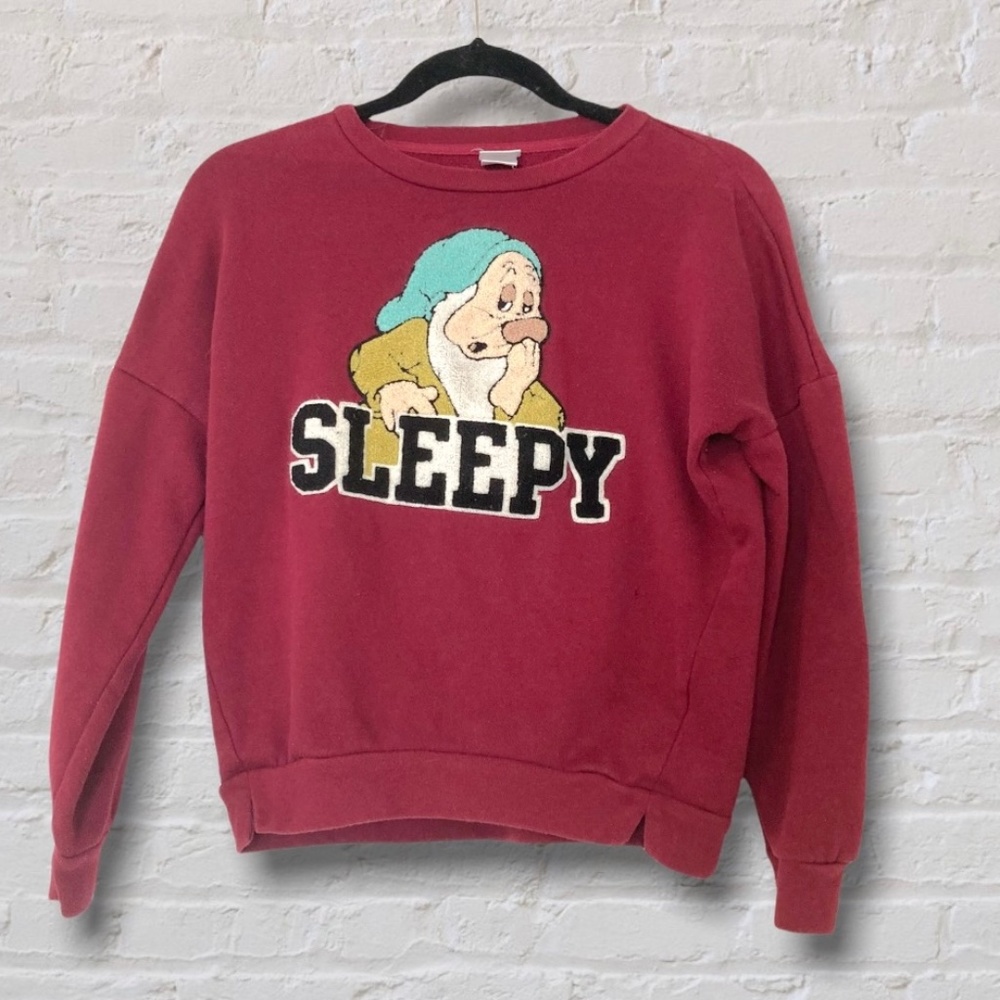Disney Burgundy Crew Neck 7 Dwarfs Sleepy Hooked Appliqué Graphic Sweat Shirt